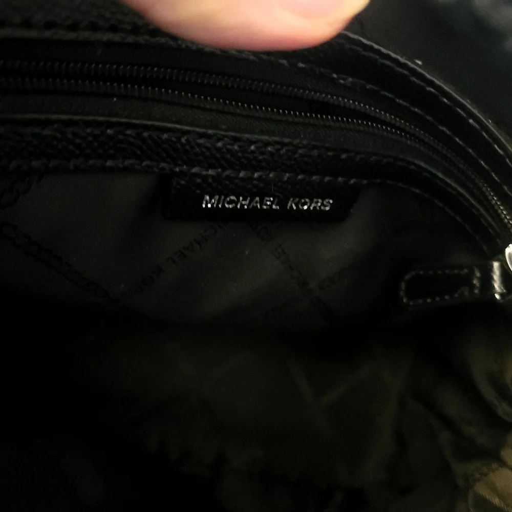 Micheal Kors Crossbody bag - Picture 2 of 4